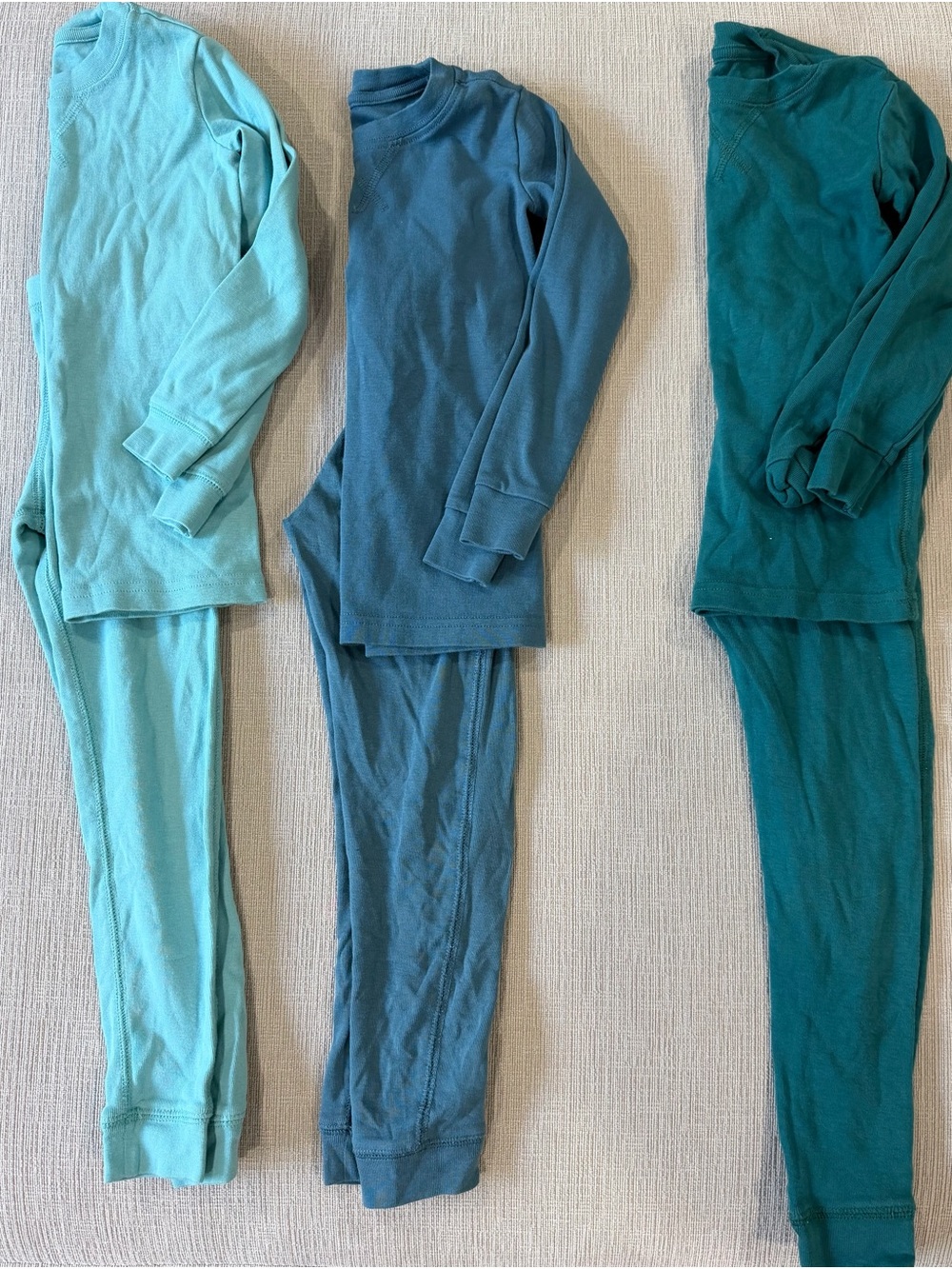 Primary pajama bundle top and bottoms size 4 -5 pool blue, slate blue, green